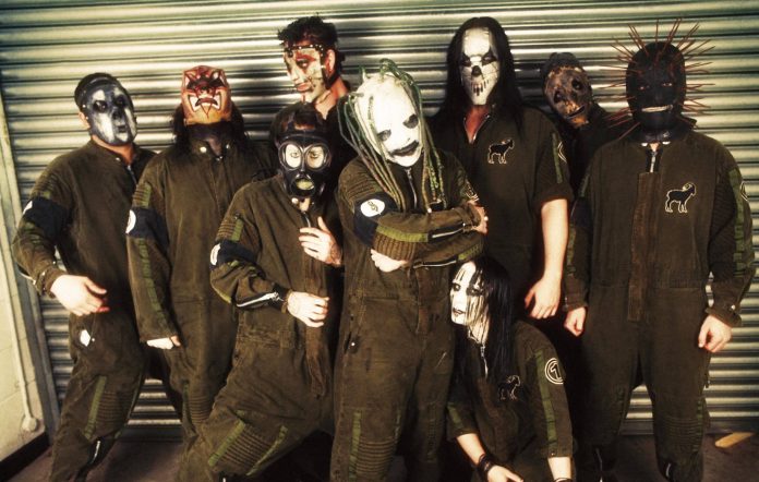 Slipknot-posing-696x442